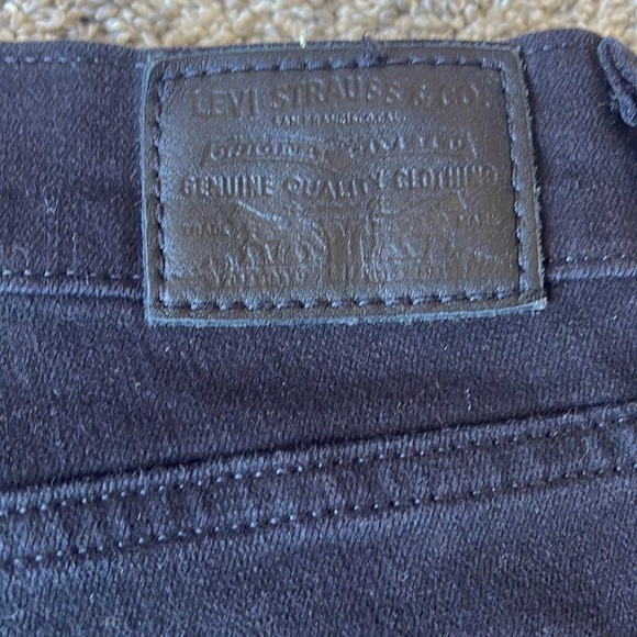 Levi’s High-Rise Cropped Women’s Jeans - Picture 9 of 9